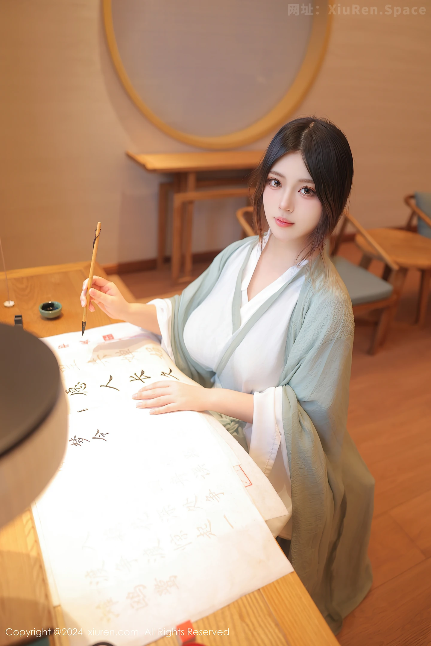 图片[6]-[XiuRen秀人网]VOL.8937 模特蛋蛋宝私房性感绿色古装服饰配超薄肉丝秀丰腴身姿诱惑写真83P-秀人网官方网站